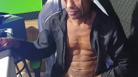 dondiego5511 online show from April 22, 2:18 am