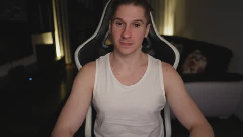 Dorian Reyes online show from April 21, 11:44 pm