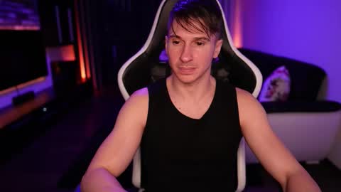 Dorian Reyes online show from October 20, 9:08 pm