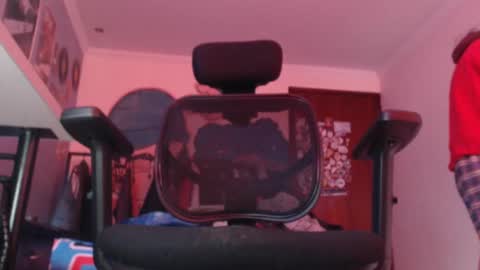 Snapshot of douglas_drake chatting on February 20, 4:46 pm douglas_drake online show from February 20, 4:46 pm