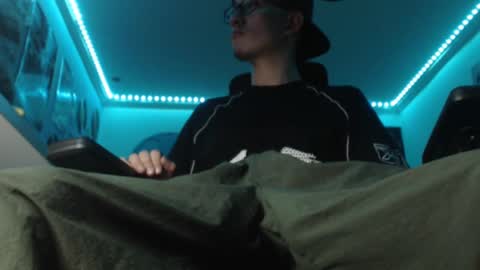 Snapshot of douglas_drake chatting on February 15, 2:47 am douglas_drake online show from February 15, 2:47 am