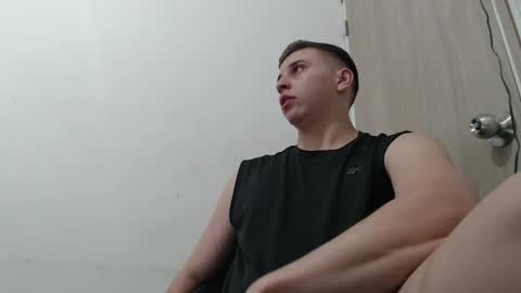 draco_boy2000 online show from March 18, 12:35 am