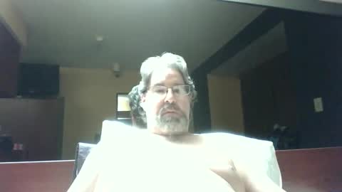 Snapshot of dragonbimale chatting on December 31, 2:40 am DragonBiMale online show from December 31, 2:40 am