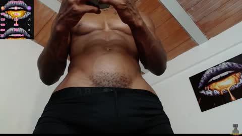 Snapshot of drake_brown_23 chatting on February 25, 9:24 pm Drake 23 online show from February 25, 9:24 pm