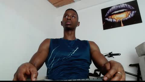 Snapshot of drake_brown_23 chatting on February 27, 3:36 am Drake 23 online show from February 27, 3:36 am