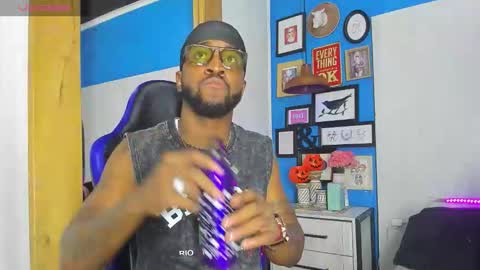 ---Drake--- online show from October 31, 11:19 pm