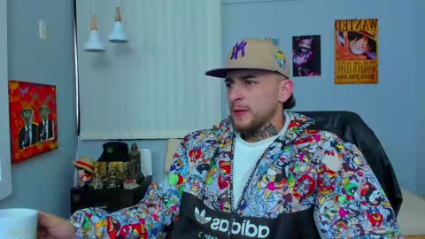 Snapshot of drako_lamar chatting on March 1, 1:07 pm Drako online show from March 1, 1:07 pm
