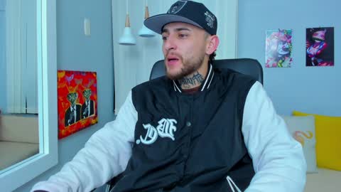 Snapshot of drako_lamar chatting on January 24, 12:10 pm Drako online show from January 24, 12:10 pm