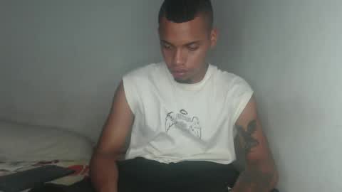 Snapshot of drako_monstercock chatting on December 12, 5:31 am drako_monstercock online show from December 12, 5:31 am