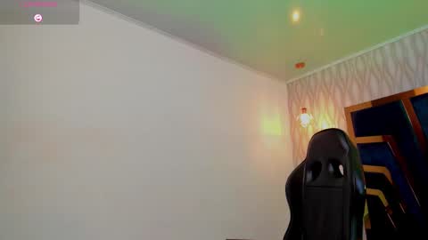 Snapshot of draven_marceaux chatting on October 1, 2:10 pm Draven online show from October 1, 2:10 pm