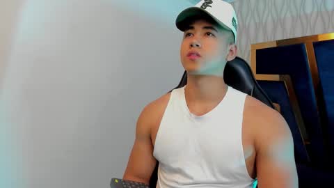 Snapshot of draven_marceaux chatting on October 16, 11:51 am Draven online show from October 16, 11:51 am