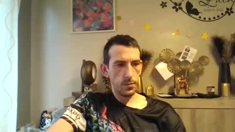 Snapshot of dreamguy38 chatting on December 4, 8:01 am dreamguy38 online show from December 4, 8:01 am