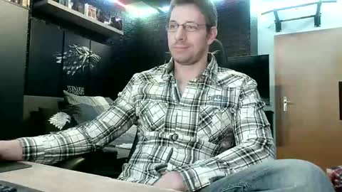 Snapshot of dreamwallker chatting on October 3, 7:13 am Ioannes Paulus the 2nd online show from October 3, 7:13 am