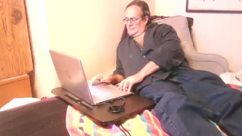 Snapshot of drfeelgood777 chatting on January 1, 5:22 am Dr. Feelgood online show from January 1, 5:22 am