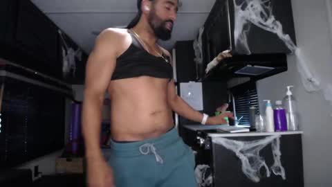 Snapshot of drizzys_room chatting on October 17, 8:13 pm DirtyDrizzy online show from October 17, 8:13 pm