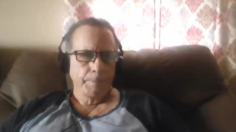 Snapshot of drthick1224 chatting on October 17, 6:34 pm drthick1224 online show from October 17, 6:34 pm