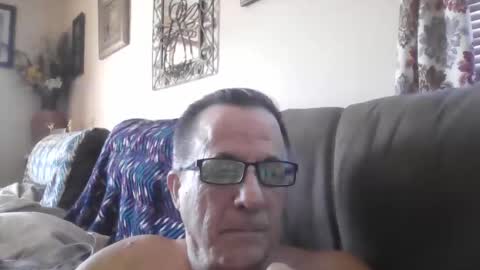 Snapshot of drthick1224 chatting on October 16, 6:27 pm drthick1224 online show from October 16, 6:27 pm