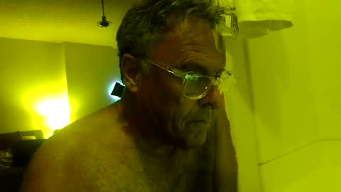 drummersrock92118 online show from April 6, 1:35 am