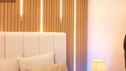 Dulcey online show from March 17, 5:54 am