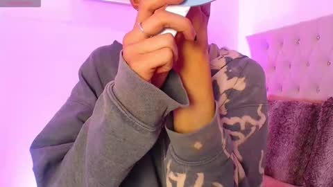 Dulcey online show from November 13, 4:06 am