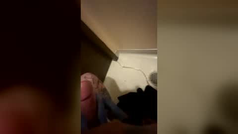 dumptrux69 online show from June 16, 7:21 am