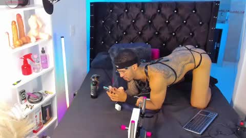 Snapshot of duriel_ chatting on September 13, 7:48 pm Duriel online show from September 13, 7:48 pm