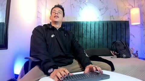 Dustin Sonne online show from June 10, 3:41 am