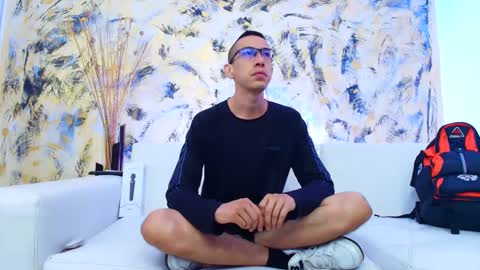 Snapshot of dustindollin_ chatting on December 31, 12:57 pm Dustin Dollin online show from December 31, 12:57 pm