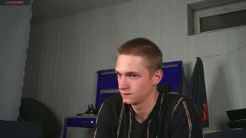 Snapshot of dustyn_fox chatting on September 29, 4:25 pm Dustyn online show from September 29, 4:25 pm