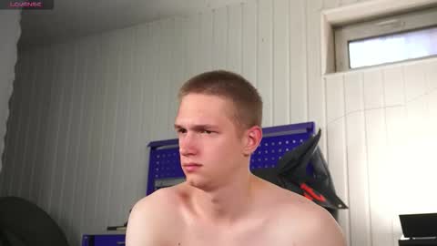 Snapshot of dustyn_fox chatting on September 27, 1:09 pm Dustyn online show from September 27, 1:09 pm