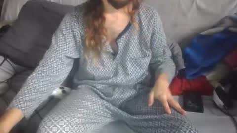 dv3nd3 online show from December 2, 3:48 pm