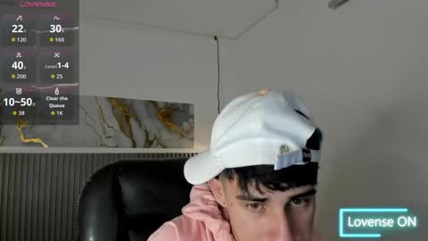 dyla_n18_ online show from April 24, 9:06 pm