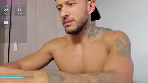 Snapshot of dylan_johnsonn chatting on December 20, 9:28 pm Dylan Jhonsonn online show from December 20, 9:28 pm