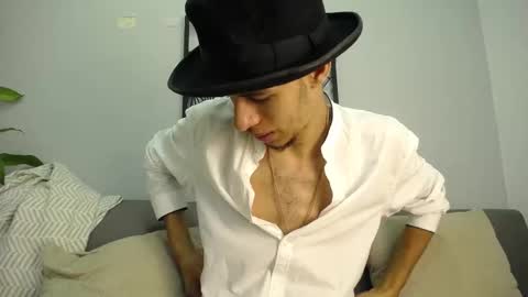 Snapshot of dylan_scotts chatting on September 22, 8:30 pm dylan_scotts online show from September 22, 8:30 pm