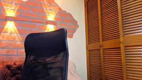 D Y L A N online show from January 11, 2:48 am