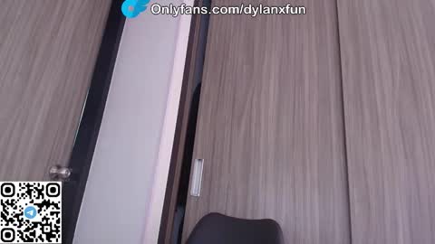 dylanxfun online show from November 3, 7:04 pm