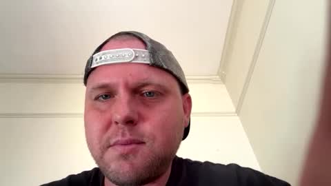 Snapshot of eaglebabyyy chatting on October 18, 6:46 pm eaglebabyyy online show from October 18, 6:46 pm