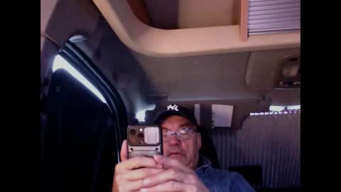 Snapshot of eddelmar chatting on December 24, 8:55 am eddelmar online show from December 24, 8:55 am