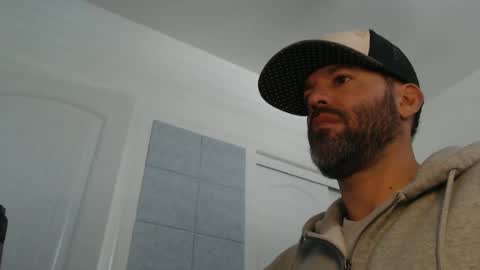 Snapshot of edge_masters chatting on February 9, 8:45 pm EdgeM online show from February 9, 8:45 pm