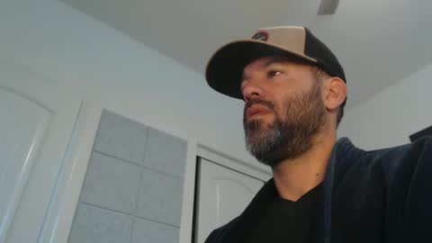 Snapshot of edge_masters chatting on January 2, 3:51 pm EdgeM online show from January 2, 3:51 pm