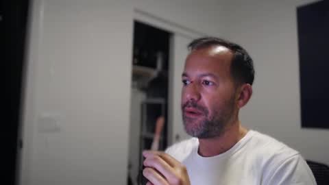 Snapshot of edge_masters chatting on October 10, 2:38 am EdgeM online show from October 10, 2:38 am