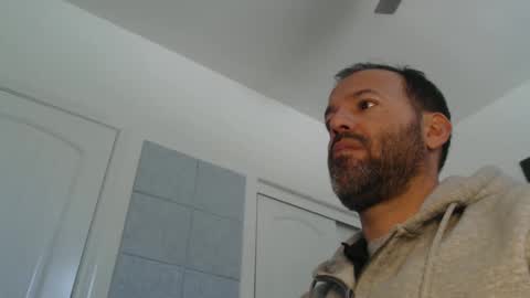 Snapshot of edge_masters chatting on January 7, 7:49 pm EdgeM online show from January 7, 7:49 pm