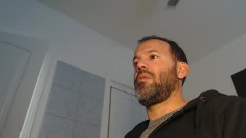 Snapshot of edge_masters chatting on January 9, 11:24 pm EdgeM online show from January 9, 11:24 pm