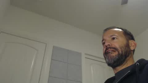 Snapshot of edge_masters chatting on December 23, 4:01 am EdgeM online show from December 23, 4:01 am