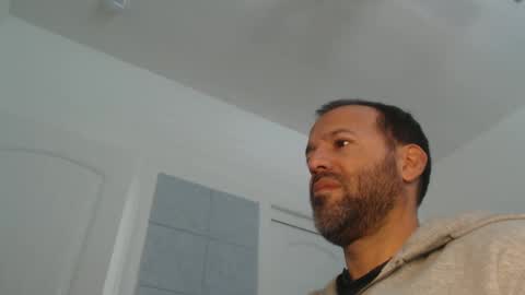 Snapshot of edge_masters chatting on December 9, 7:03 pm EdgeM online show from December 9, 7:03 pm