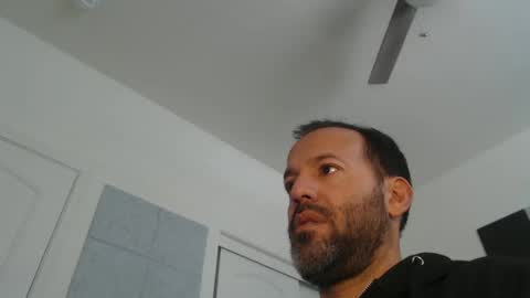 Snapshot of edge_masters chatting on December 13, 7:21 pm EdgeM online show from December 13, 7:21 pm