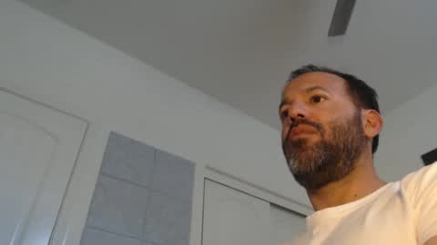 Snapshot of edge_masters chatting on February 22, 12:38 am EdgeM online show from February 22, 12:38 am