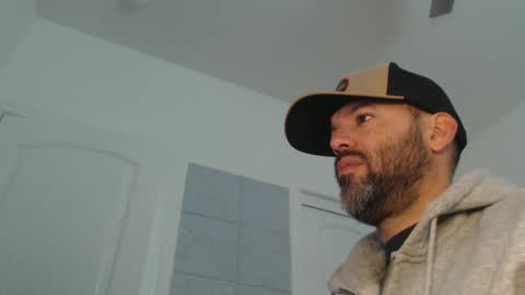 Snapshot of edge_masters chatting on December 23, 4:28 pm EdgeM online show from December 23, 4:28 pm