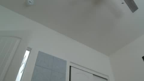 Snapshot of edge_masters chatting on February 4, 8:28 pm EdgeM online show from February 4, 8:28 pm