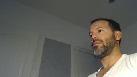 Snapshot of edge_masters chatting on December 18, 12:43 am EdgeM online show from December 18, 12:43 am